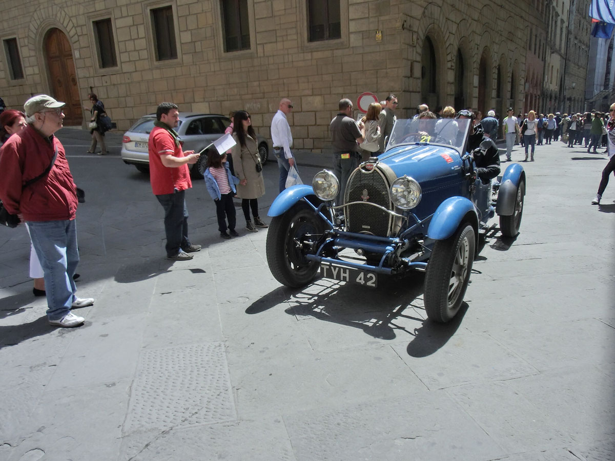 Mille Miglia 19Maggio2012-CIMG5561Centro Siena