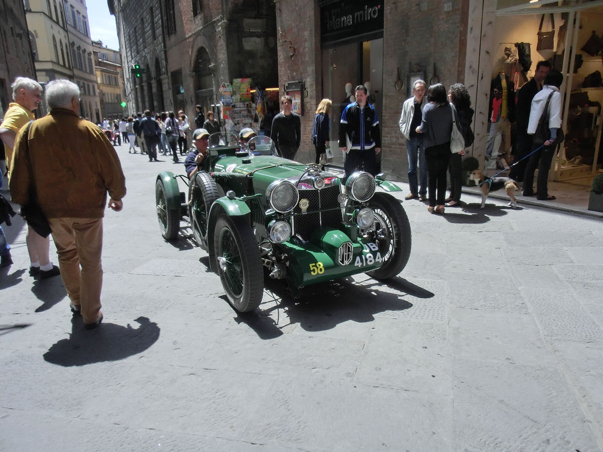 Mille Miglia 19Maggio2012-CIMG5580Centro Siena