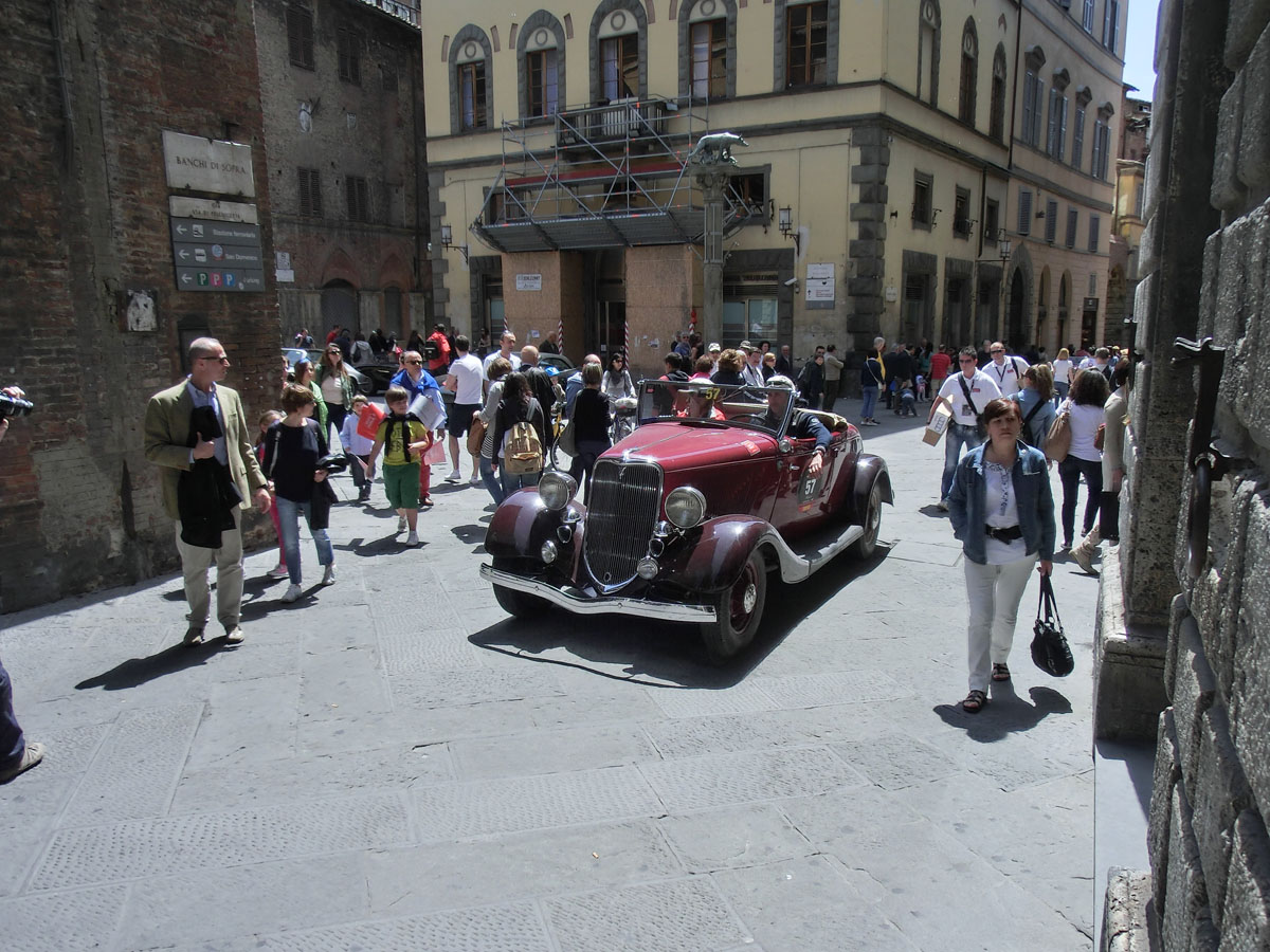 Mille Miglia 19Maggio2012-CIMG5584Centro Siena