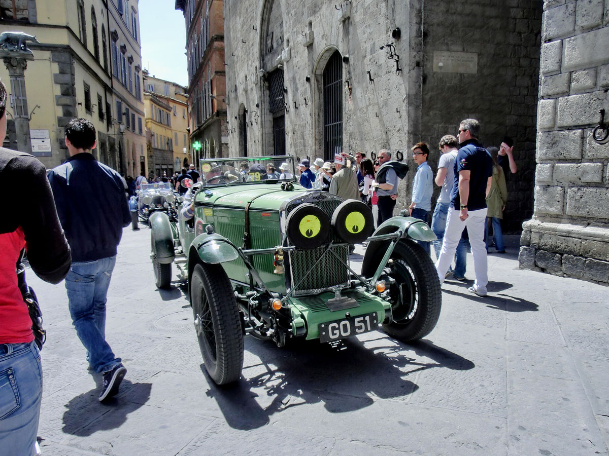 Mille Miglia 19Maggio2012-CIMG5601Centro Siena