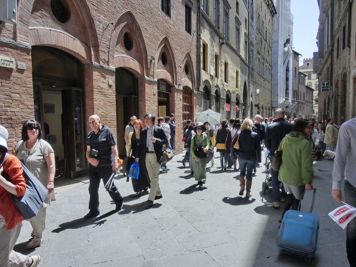 Mille Miglia 19Maggio2012-CIMG5611Centro Siena