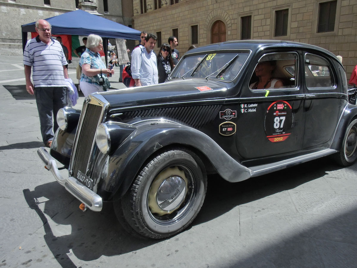 Mille Miglia 19Maggio2012-CIMG5646Centro Siena