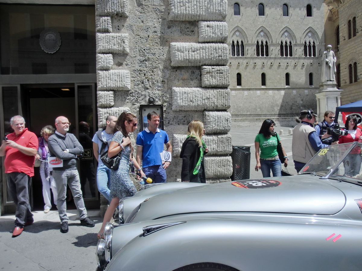 Mille Miglia 19Maggio2012-CIMG5650Centro Siena