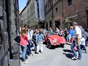 Mille Miglia 19Maggio2012-CIMG5586Centro Siena