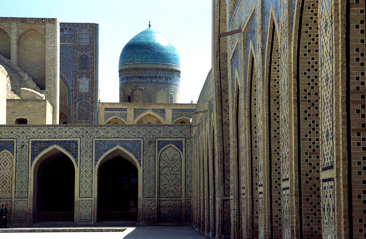 02-UZBEKKIVA.2003JPG2371