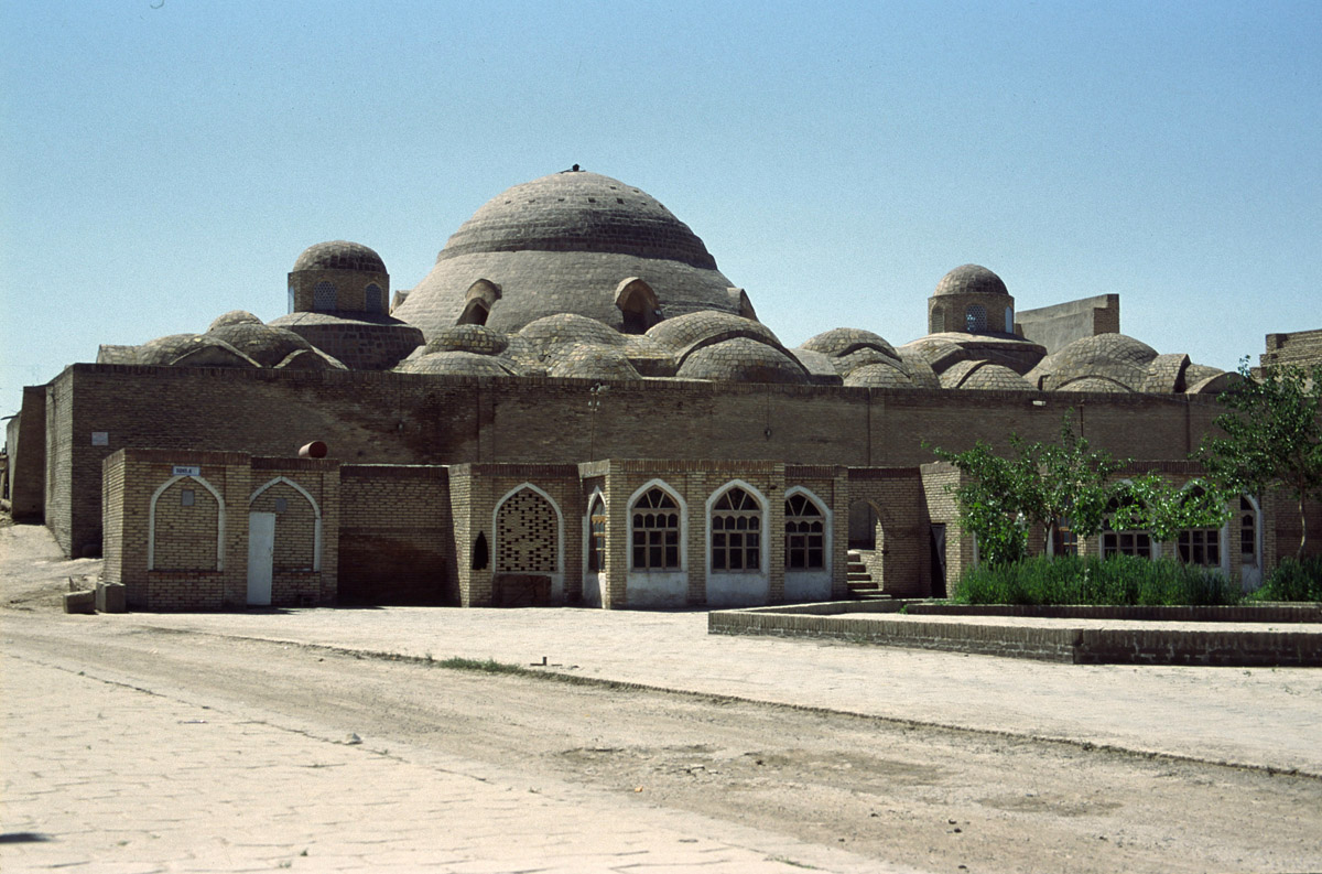 02-UZBEKKIVA.2003JPG2377