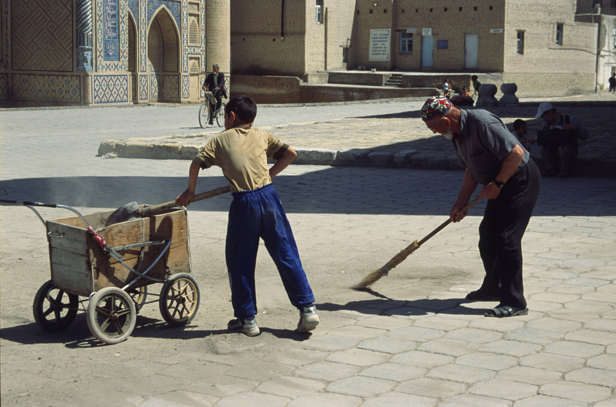 02-UZBEKKIVA.2003JPG2381