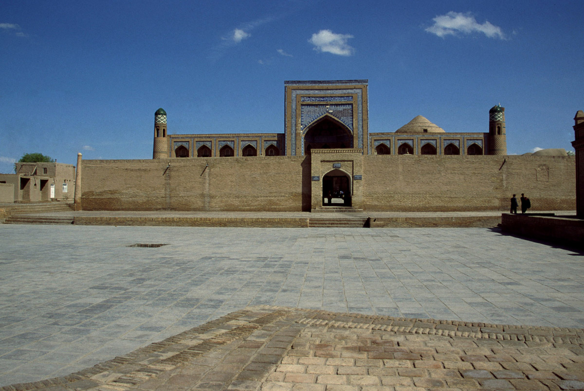 02-UZBEKKIVA.2003JPG2383