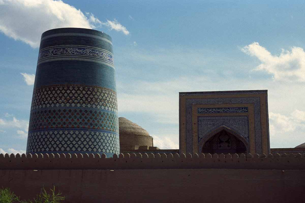 02-UZBEKKIVA.2003JPG2389