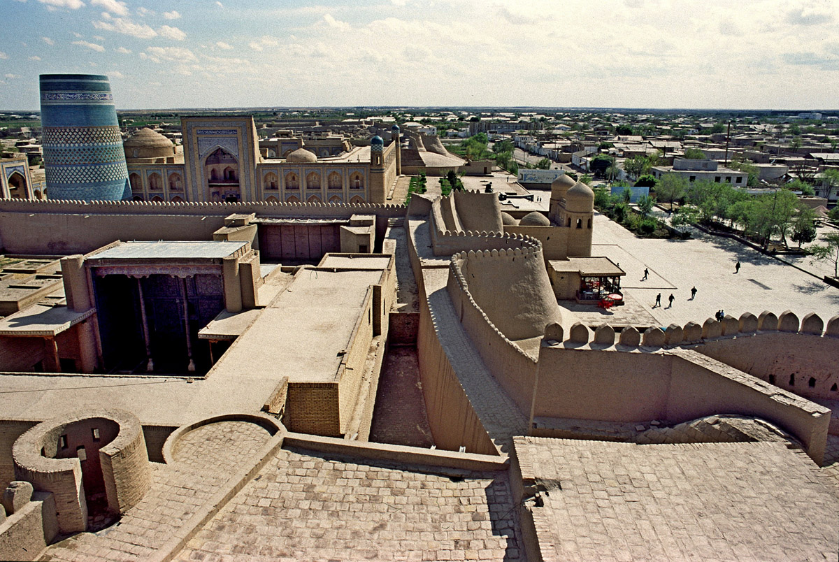 02-UZBEKKIVA.2003JPG2391