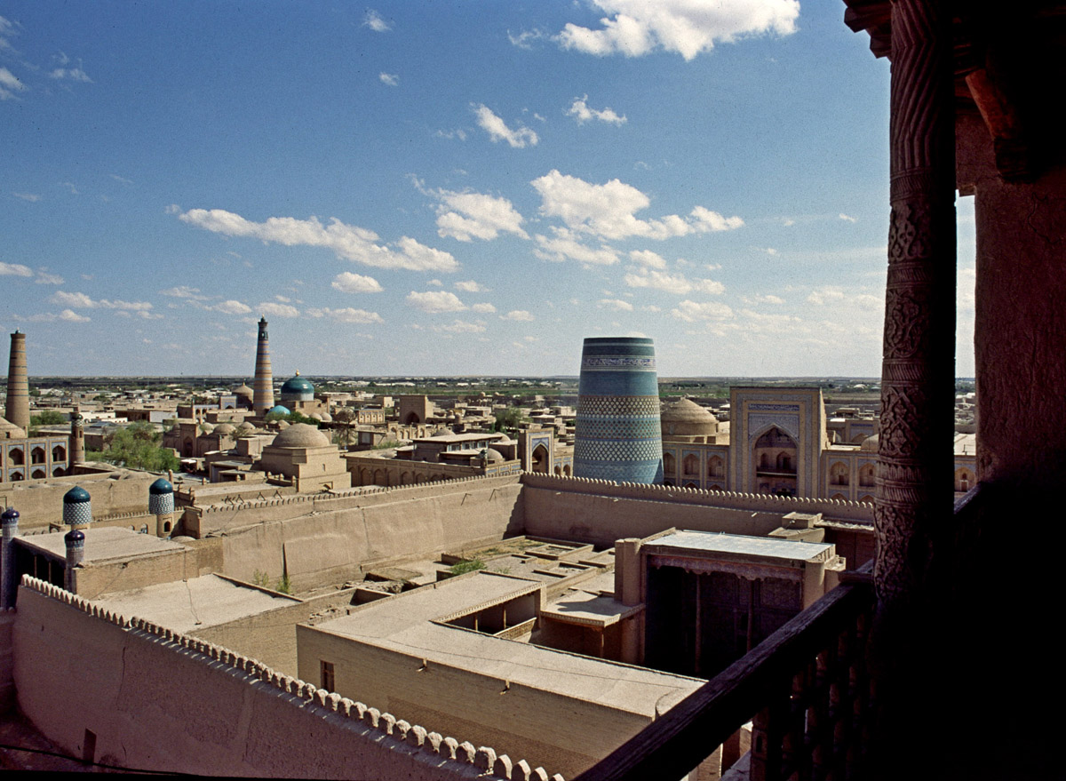 02-UZBEKKIVA.2003JPG2392