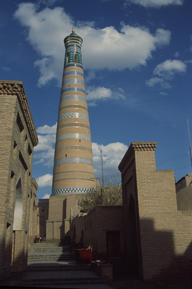 02-UZBEKKIVA.2003JPG2403