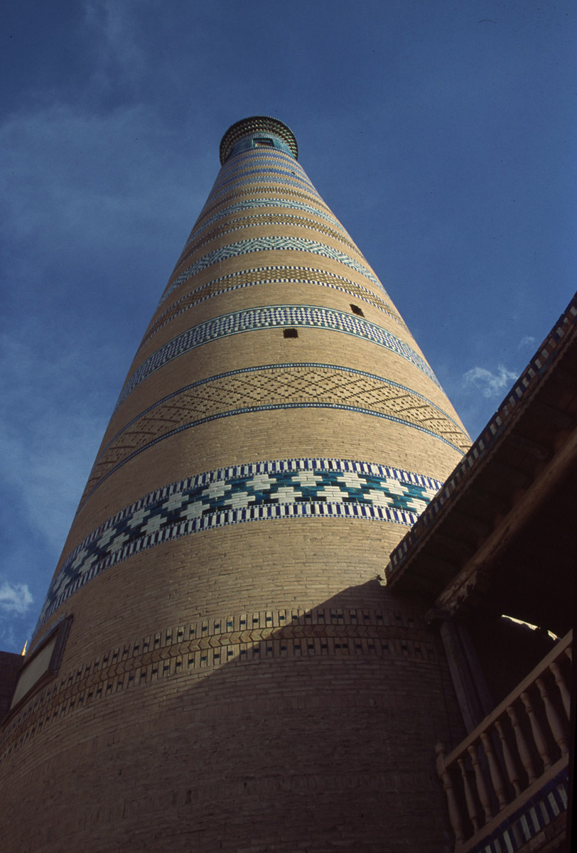 02-UZBEKKIVA.2003JPG2406