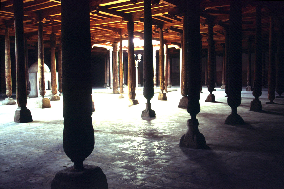 02-UZBEKKIVA.2003JPG2417