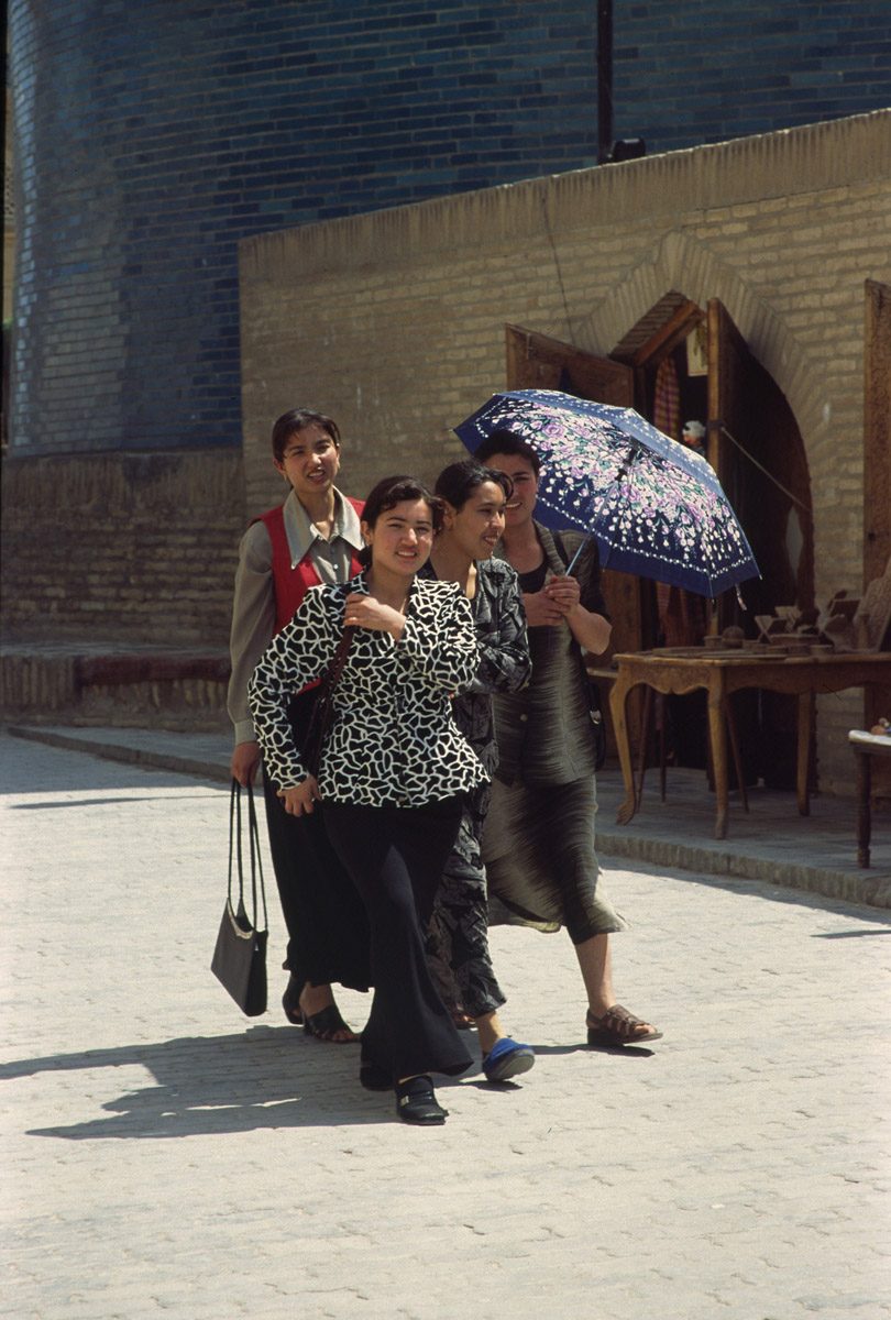 02-UZBEKKIVA.2003JPG2421