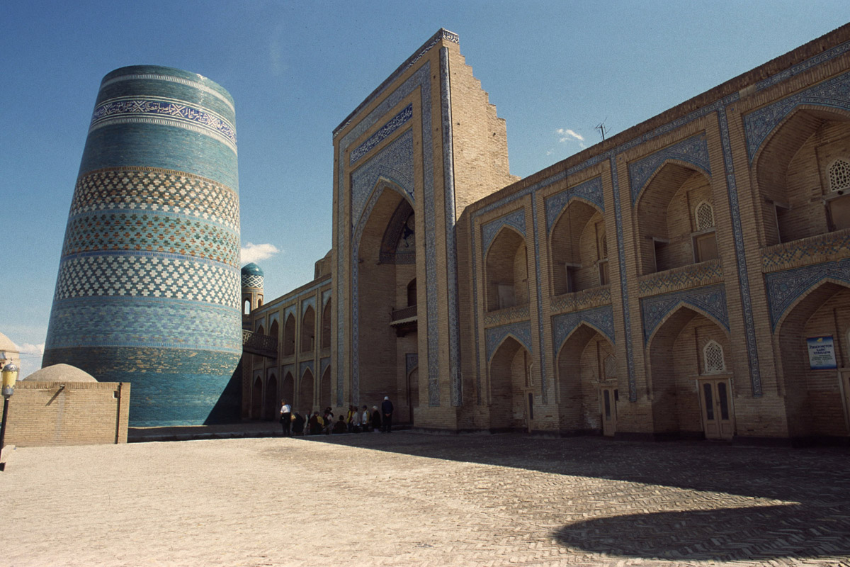 02-UZBEKKIVA.2003JPG2428