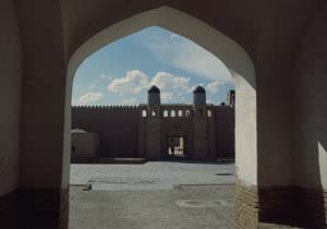 02-UZBEKKIVA.2003JPG2387