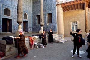 02-UZBEKKIVA.2003JPG2395